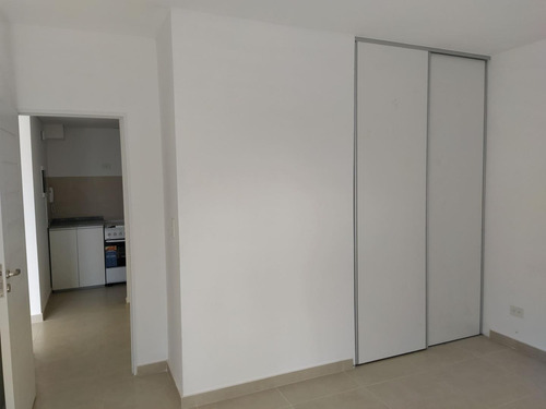 Imagen 16 de 24 de Departamento 4° Piso Al Frente 2 Ambientes - San Fernando -