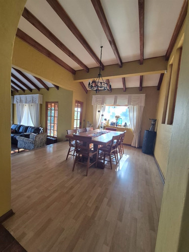 Casa En Arriendo De 5 Dorm. Condominio Nogales Machalí