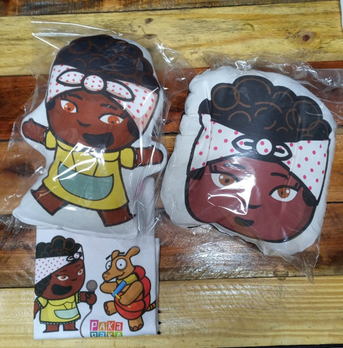 Imagen 6 de 9 de Combo Zamba Paka Paka Remera + Muñeco + Almohadón 5 Personaj