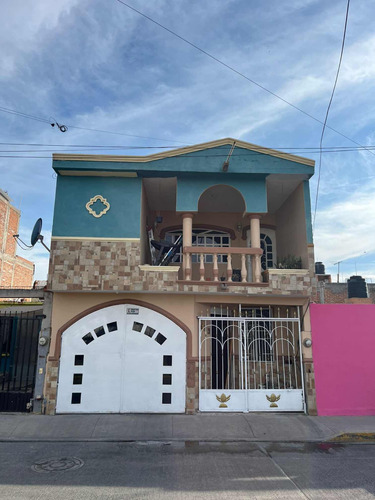 Se Vende Casa En Av. Del Parque, Zona Sur