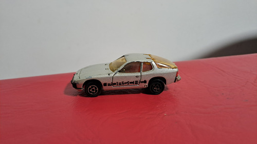 Porsche 924 Majorette Escala 1:64 Retro