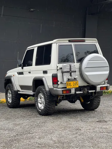 Toyota Lc 70