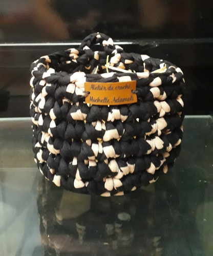 Vasinho De Flor De Crochê Feito Com Malha Para Pendurar