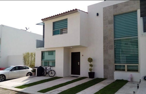 Renta De Casa Nueva En Toluca - Cacalomacan Ven A Conocer Tú Casa Con Un Hermoso Jardín , En El Primer Cuadro De La Zona Residencial Campestre De Cacalomacan El Mas Exclusivo A 20 Min Centro De Toluca