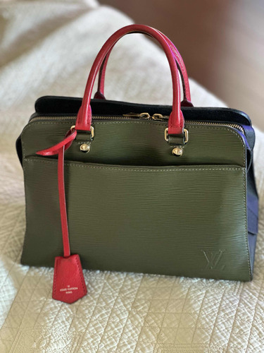 Cartera Lv