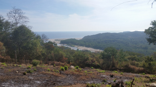 Propiedad Privada Con Vista Al Río Y A La Playa. Huatulco