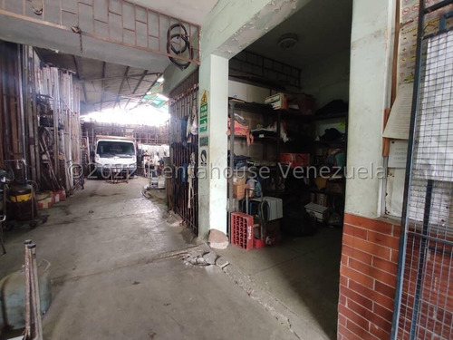 Imagen 20 de 30 de °|° Jglópez °|° Atención Inversionista *** Galpón En Venta ** Centro Barquisimeto Lara, 0414-5533925 Codigo 23-5577 $ 150000 3 Baños 637.54 M²
