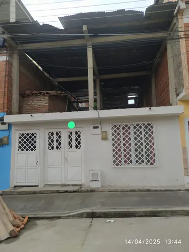 Casa Con 3 Cuartos Un Baño Y Patio