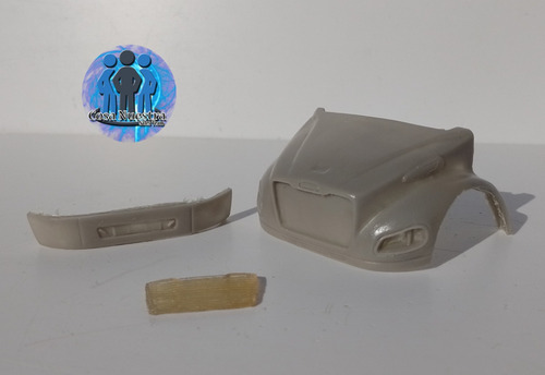 Freightliner M2 Cofre De Fibra De Vidrio A Escala 1:32