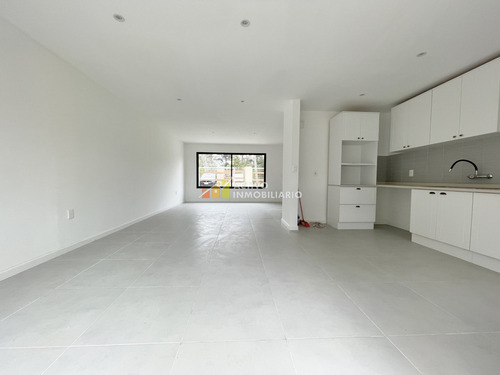 Venta Casa 715 Metros 3 Dormitorios + Patio Con Parrillero - Solymar