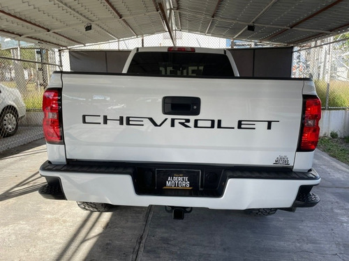 Imagen 4 de 12 de Chevrolet Silverado 2017 5.3 Ls Cab Reg Aut. 8 Cil.