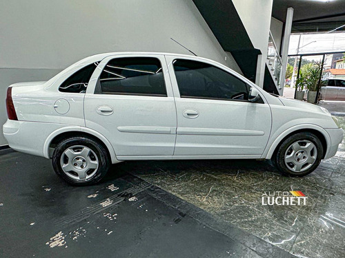 Chevrolet Corsa Sedan 1.8 Premium Flex Power 4p