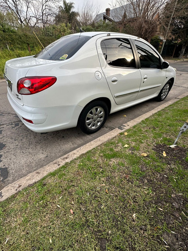 Peugeot 207 1.4 Sedan Allure 75cv