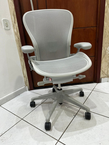 Cadeira Herman Miller New Aeron C Não Compra C Mercado Envio Grafire Mersh (Usado)