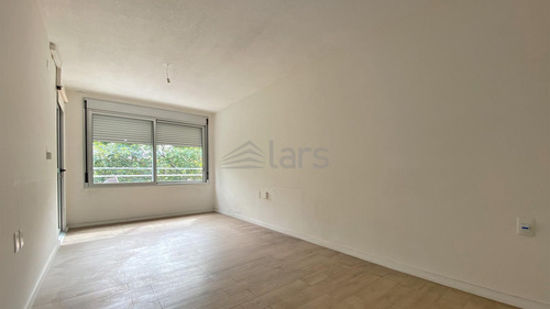 Apartamento En Alquiler / Pocitos - Inmobiliaria Lars