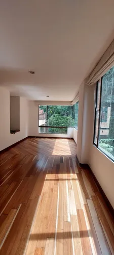 Apartamento En Arriendo En Los Rosales. Cod A12562