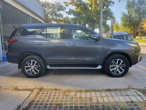 Imagen 4 de 10 de Toyota Sw4 2.8 Srx 177cv 4x4 7as At 2017