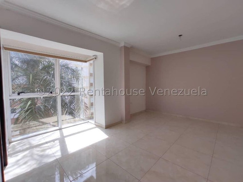 Apartamento En Venta En San Isidro Maracay Aragua 23-1894 Irrr
