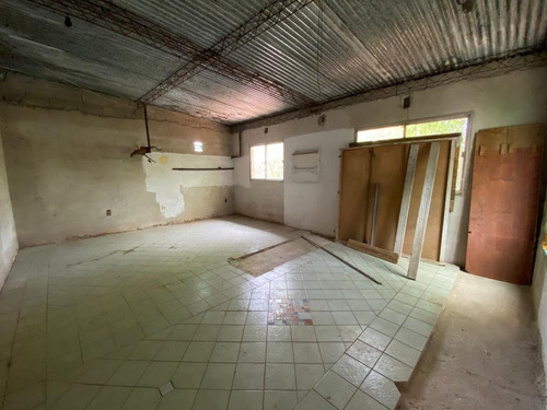 ¡oportunidad! Lega Propiedades Vende En Exclusividad Amplia Casa Con 2 Dormitorios