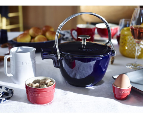 Staub Tetera Silbadora De Hierro Fundido 1.15 Litros C/tapa Color Azul Oscuro