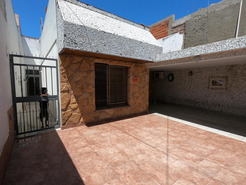 Imagen 11 de 11 de Casa Con Jardín Y Piscina - Parque Avellaneda