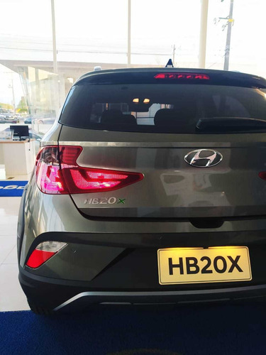 Imagem 8 de 14 de Hyundai Hb20x Diamond 1.6 (aut) (flex)
