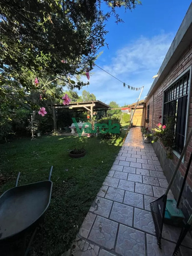 Venta De 2 Casas En Salinas Al Sur, 3 Dormitorios, Estufa Leña, Cochera X 3
