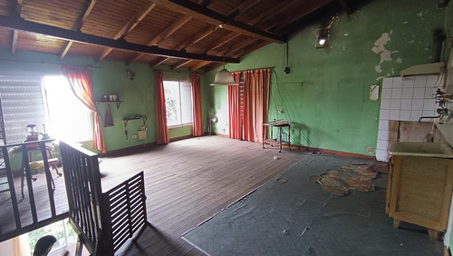 Casa En Venta, Un Dormitorio, Cochera Y Patio Punta Lara