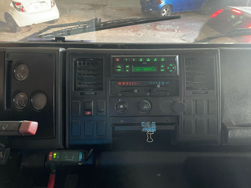 Ford Cargo 915