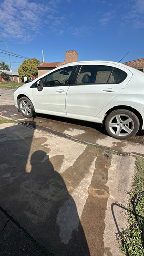 Peugeot 408 2.0 Allure Plus 143cv