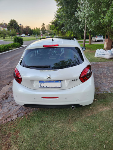 Peugeot 208 1.6 Feline