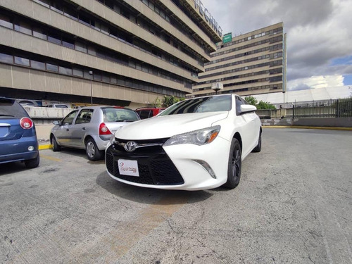 Imagen 2 de 10 de Toyota Camry Se 2017