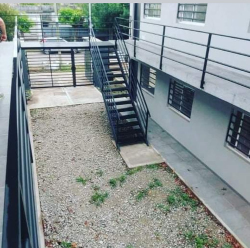 Imagen 2 de 6 de Venta Con Posible Financiación, Toman Vehículo Bien Ubicado.