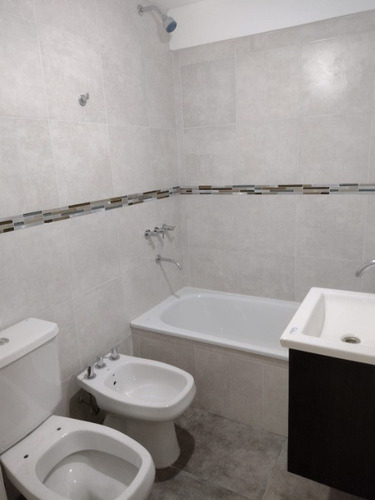 Imagen 10 de 14 de Departamento De 2 Ambientes A Estrenar Con Cochera + Baulera - Moron Sur
