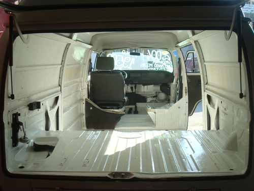 Volkswagen Kombi 1.6 Carat 3p