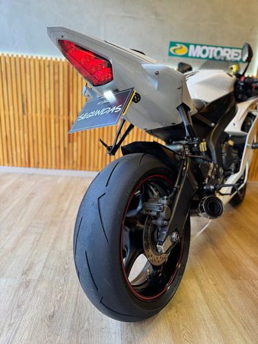 Yamaha R6