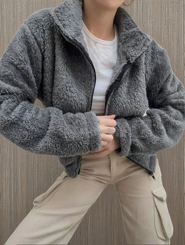 Campera Corderito Teddy Con Cierre Y Bolsillos Cuello Alto