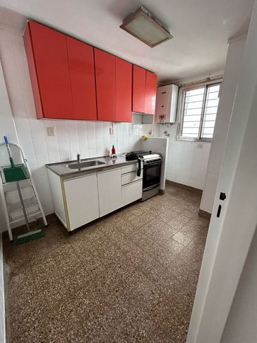 Dueño*** 3 Ambientes C/ Balcon A Mtrs De Av Rivadavia