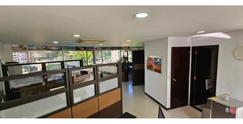 Excelente Oficina, Ubicado En El Sector Poblado