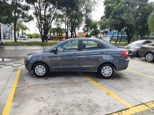 Imagen 2 de 15 de Ford Figo Energy 2021 Gris