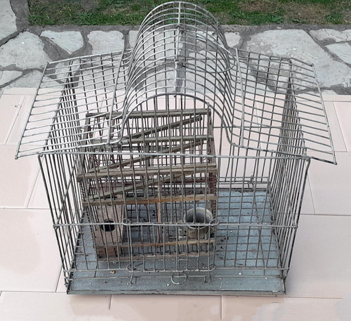 Jaula Pajaros Tipo Casita En Buen Estado Gris (Usado)
