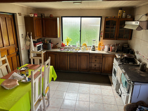 Amplia E Iluminada Casa En Venta