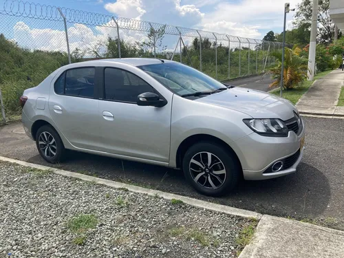 Renault Logan 1.6 Privilege / Intens