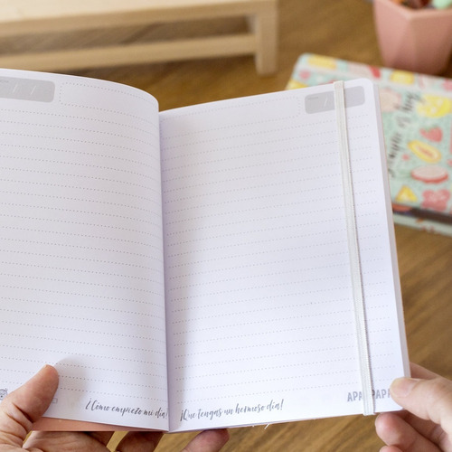 Imagen 3 de 6 de Cuaderno Rayado 64 Hojas Estampado Flores