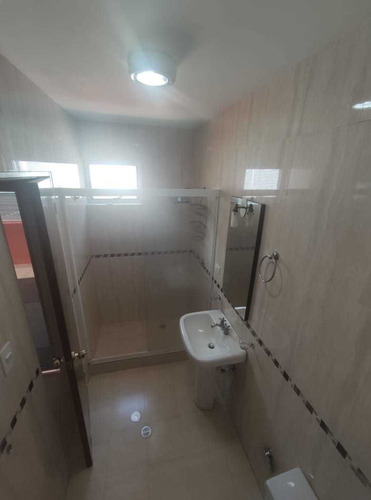 Townhouse En Alquiler El Castaño Maracay