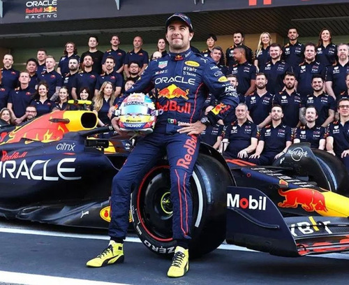 Llanta Red Bull 2023 Checo Perez Rb19 Escala 1:5 Formula 1