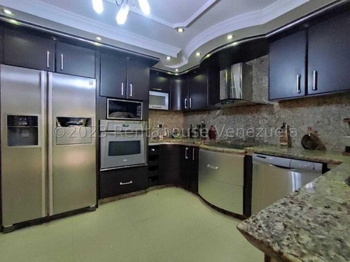 Imagen 3 de 23 de Espectacular Townhouse En Venta Urb. Los Girasoles Maracay 23-19053 Ejc