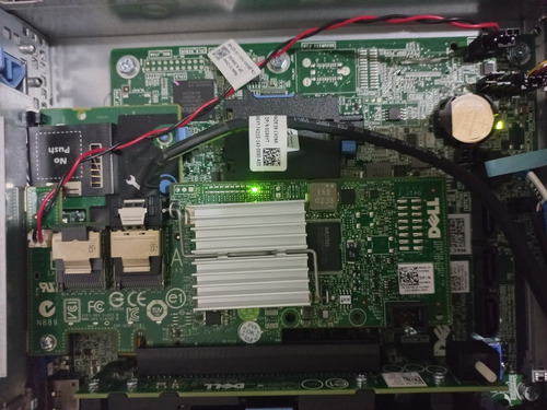 Imagem 3 de 6 de Servidor De Rack Ultra Compacto Dell Poweredge R210 Ii