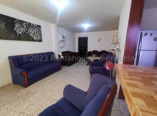 Amp, Mls #24-9310 Vende Apartamento En Zona Oeste