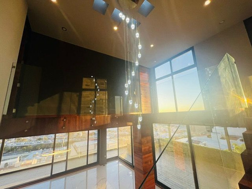 Se Vende Pent House En Loma Dorada De 491 M2, Único E Indescriptible.
